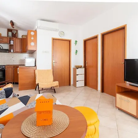 Ferienwohnung Fuer 5 Personen Ca 68 Qm In Privlaka, Dalmatien Norddalmatien Privlaka (Zadar)