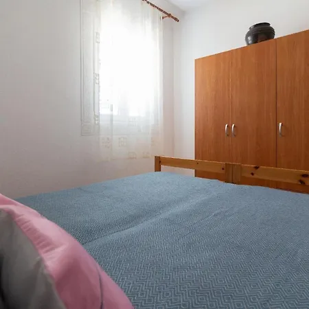 Appartement Ferienwohnung Fuer 5 Personen Ca 68 Qm In Privlaka, Dalmatien Norddalmatien