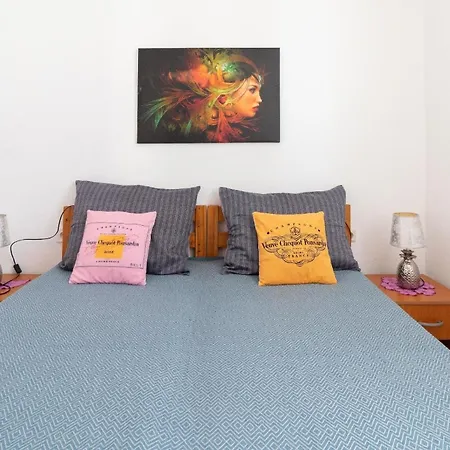 Ferienwohnung Fuer 5 Personen Ca 68 Qm In Privlaka, Dalmatien Norddalmatien Appartement *
